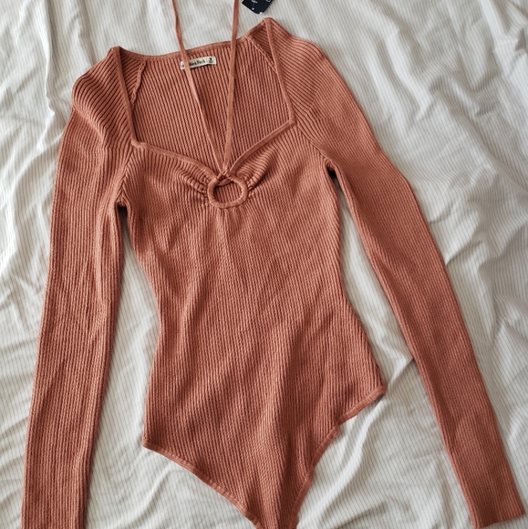 Strappy Cinched Front Ribbed Bodysuit - Picture 4 of 13